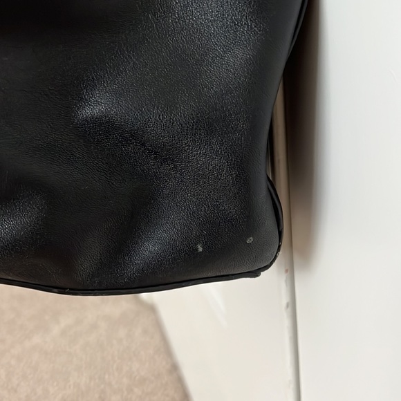 Kate Spade large tote in soft black leather - Picture 6 of 9